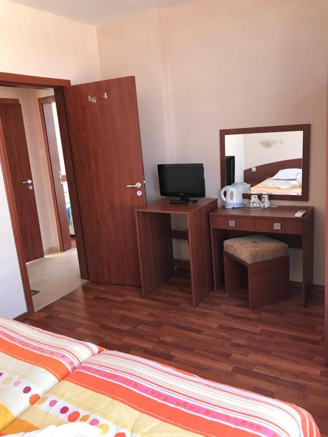 Red House Guest House نيسيبار المظهر الخارجي الصورة