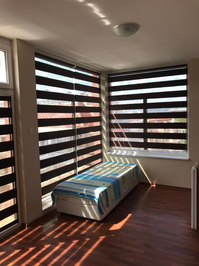Red House Guest House نيسيبار المظهر الخارجي الصورة