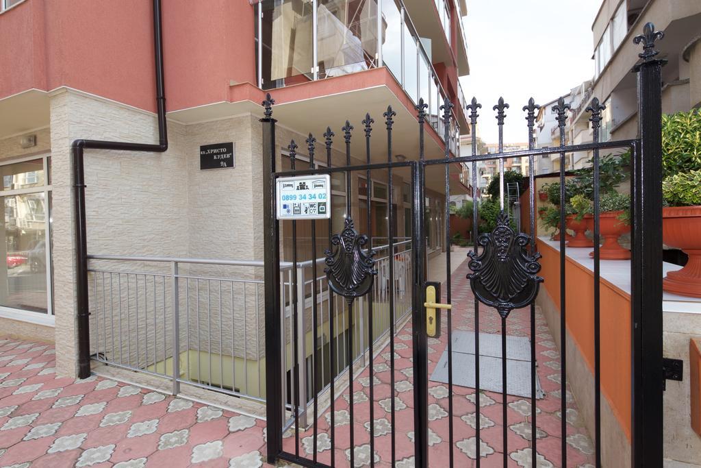 Red House Guest House نيسيبار المظهر الخارجي الصورة