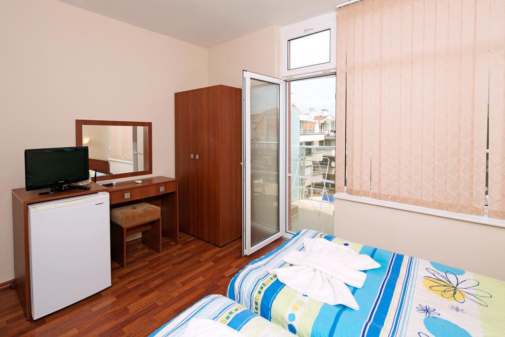 Red House Guest House نيسيبار المظهر الخارجي الصورة