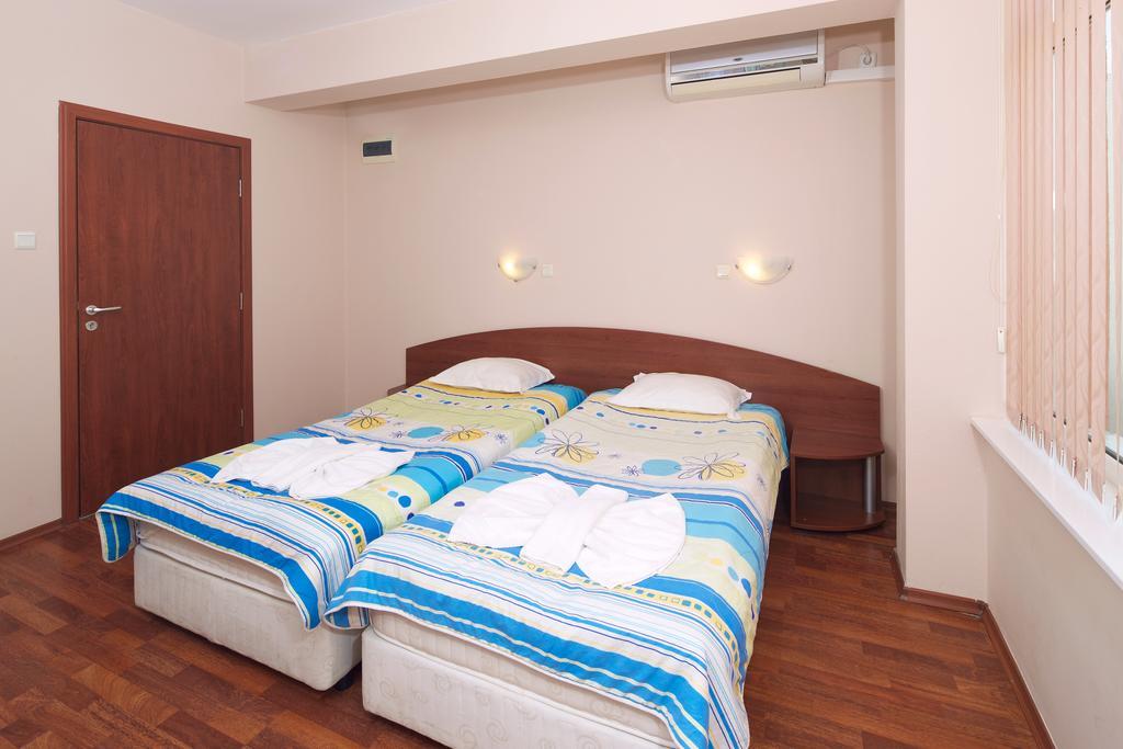 Red House Guest House نيسيبار المظهر الخارجي الصورة