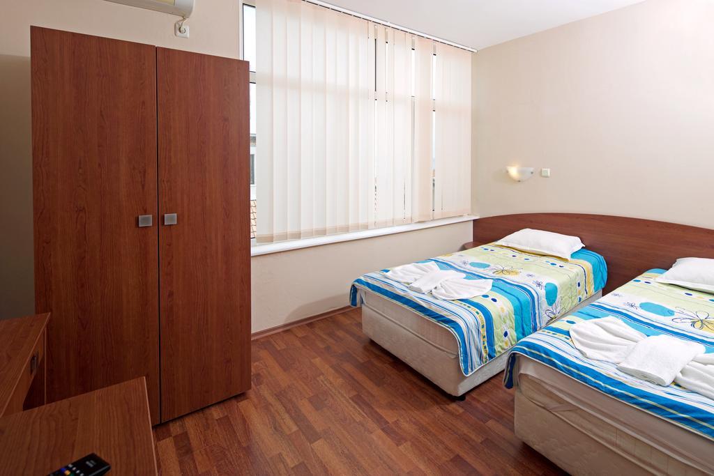 Red House Guest House نيسيبار المظهر الخارجي الصورة