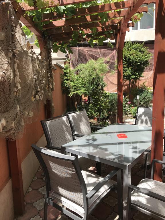 Red House Guest House نيسيبار المظهر الخارجي الصورة