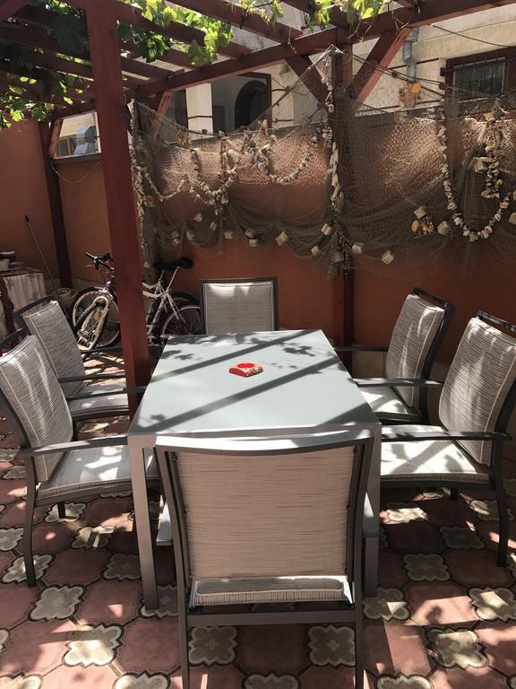 Red House Guest House نيسيبار المظهر الخارجي الصورة
